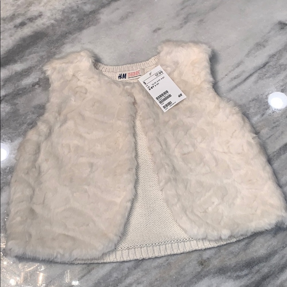 NWT M&M faux front girls vest size 6-8